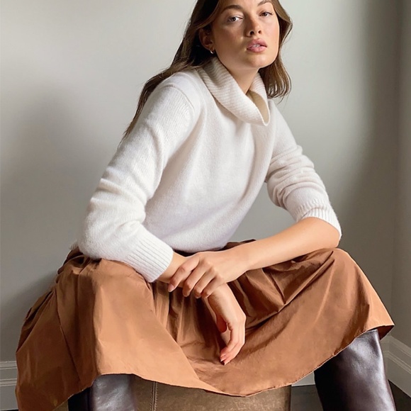 Aritzia White Jara Cashmere Sweater in Size S - Picture 6 of 8